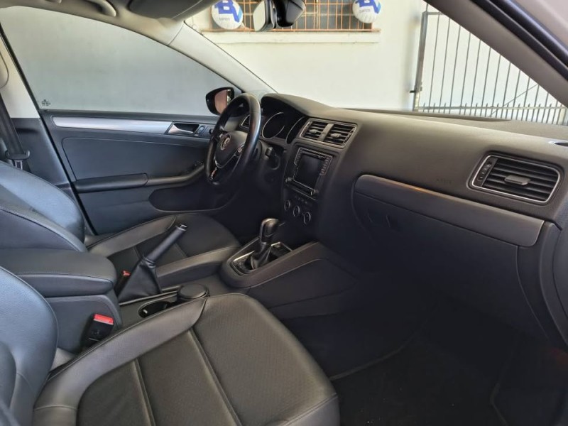 JETTA 1.4 16V TSI COMFORTLINE GASOLINA 4P TIPTRONIC - 2017 - CAXIAS DO SUL