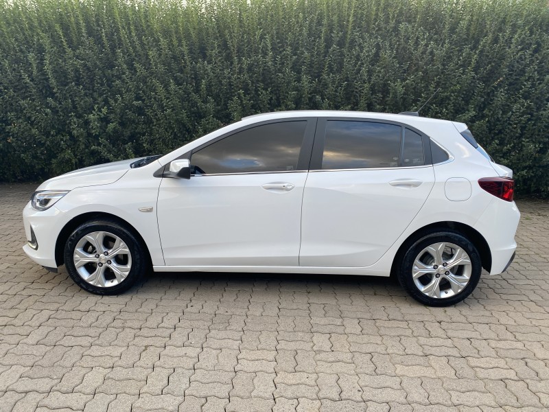 ONIX 1.0	PREMIER PLUS 8V TURBO FLEX 4P AUTOMÁTICO - 2021 - CAXIAS DO SUL