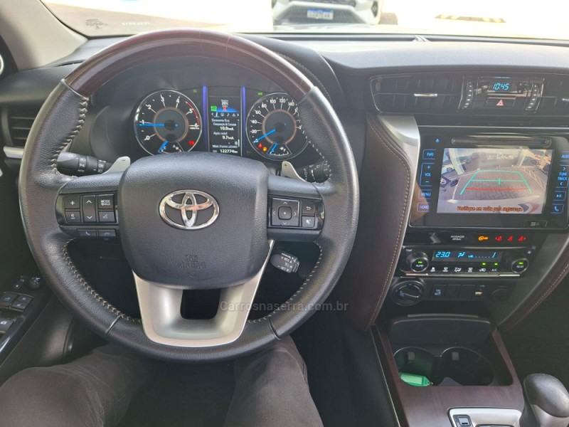 HILUX SW4 2.8 SRX 4X4 7 LUGARES 16V TURBO INTERCOOLER DIESEL 4P AUTOMÁTICO - 2019 - CAXIAS DO SUL