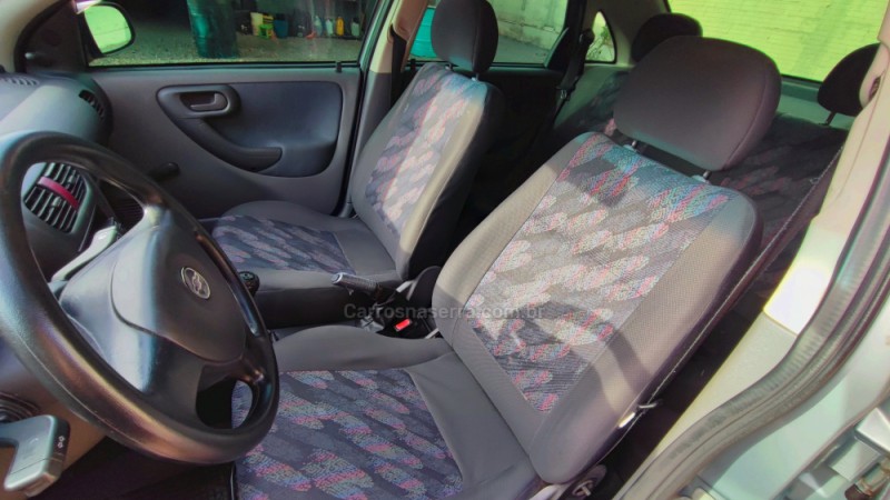 CORSA 1.0 MPFI 8V GASOLINA 4P MANUAL - 2003 - FARROUPILHA