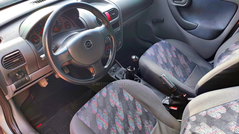 CORSA 1.0 MPFI 8V GASOLINA 4P MANUAL - 2003 - FARROUPILHA