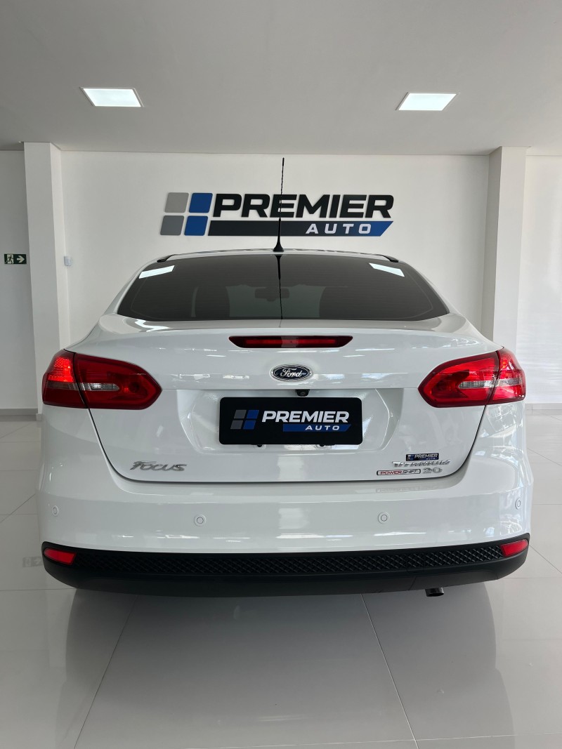 FOCUS 2.0 TITANIUM FASTBACK 16V FLEX 4P AUTOMÁTICO - 2016 - CAXIAS DO SUL