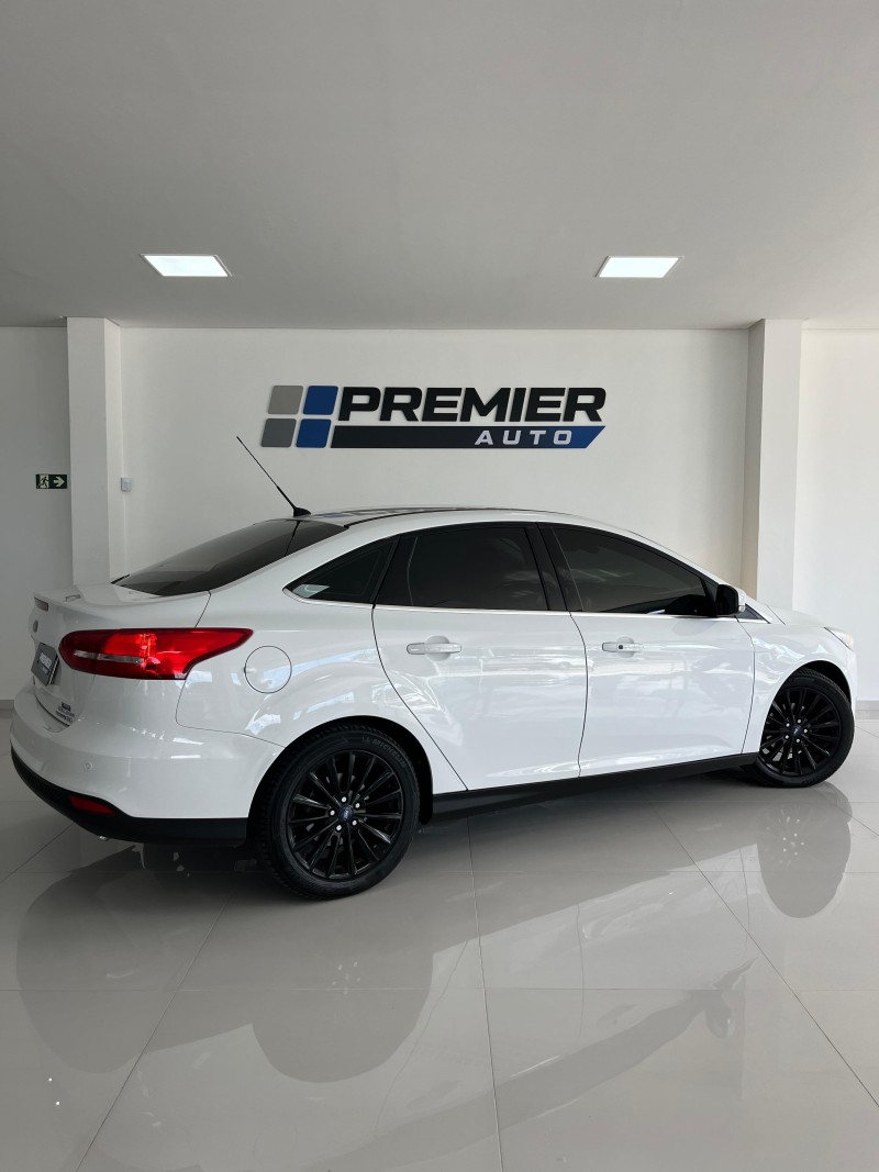 FOCUS 2.0 TITANIUM FASTBACK 16V FLEX 4P AUTOMÁTICO - 2016 - CAXIAS DO SUL
