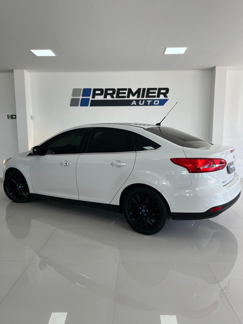 FOCUS 2.0 TITANIUM FASTBACK 16V FLEX 4P AUTOMÁTICO - 2016 - CAXIAS DO SUL