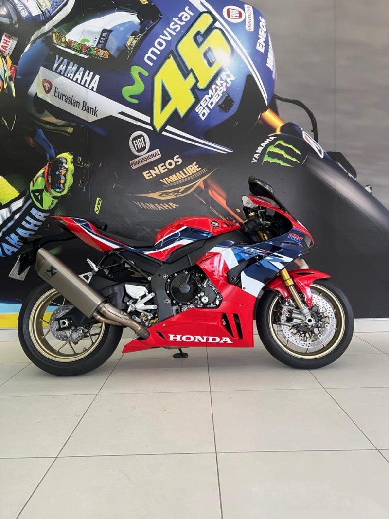 cbr 1000rr r  2022 passo fundo