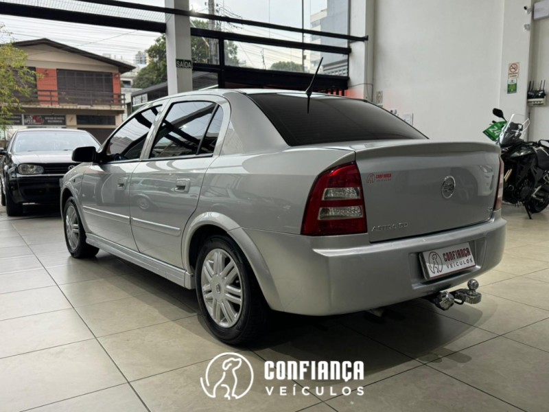 ASTRA 2.0 MPFI CD SEDAN 8V GASOLINA 4P MANUAL - 2004 - BENTO GONçALVES