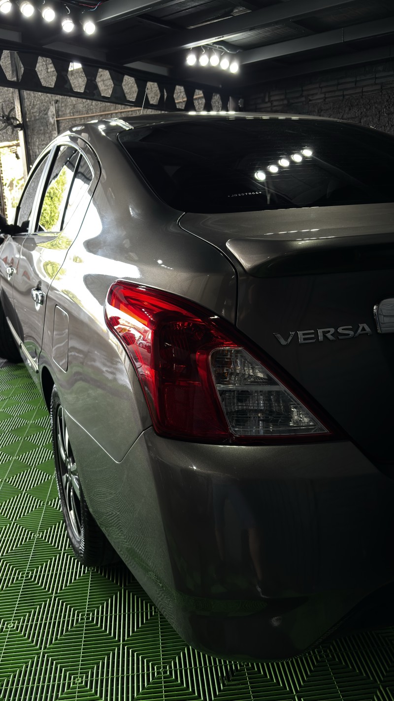 VERSA 1.6 16V FLEX UNIQUE 4P XTRONIC - 2018 - FELIZ