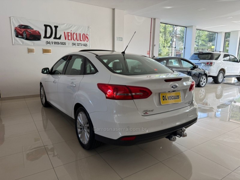 FOCUS 2.0 TITANIUM SEDAN 16V FLEX 4P AUTOMÁTICO - 2017 - NOVA BASSANO