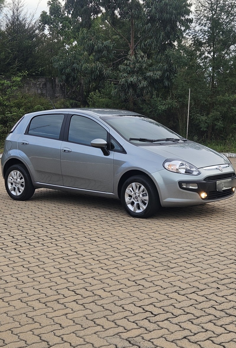 PUNTO 1.4 ATTRACTIVE ITALIA 8V FLEX 4P MANUAL - 2013 - GARIBALDI
