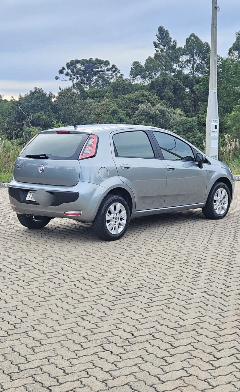 PUNTO 1.4 ATTRACTIVE ITALIA 8V FLEX 4P MANUAL - 2013 - GARIBALDI