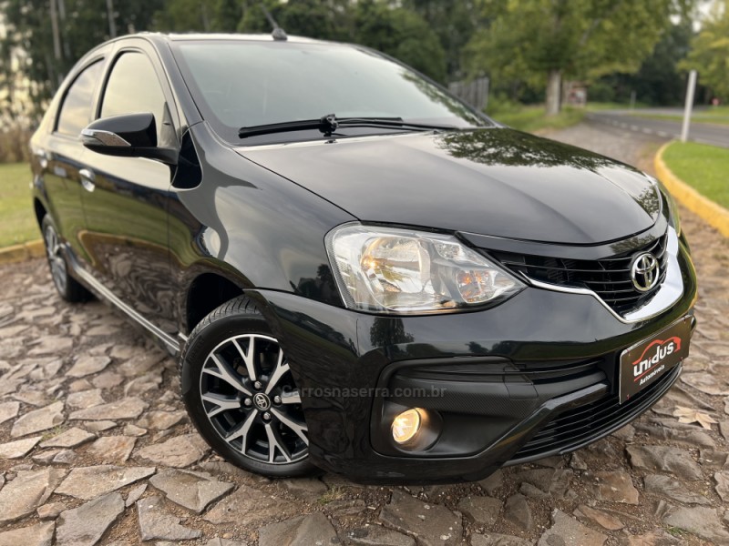 ETIOS 1.5 PLATINUM SEDAN 16V FLEX 4P AUTOMÁTICO - 2018 - DOIS IRMãOS