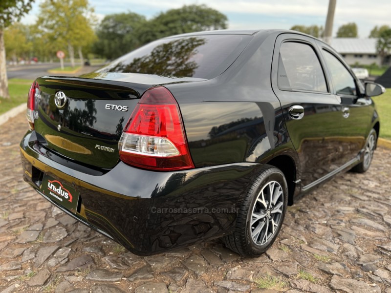 ETIOS 1.5 PLATINUM SEDAN 16V FLEX 4P AUTOMÁTICO - 2018 - DOIS IRMãOS