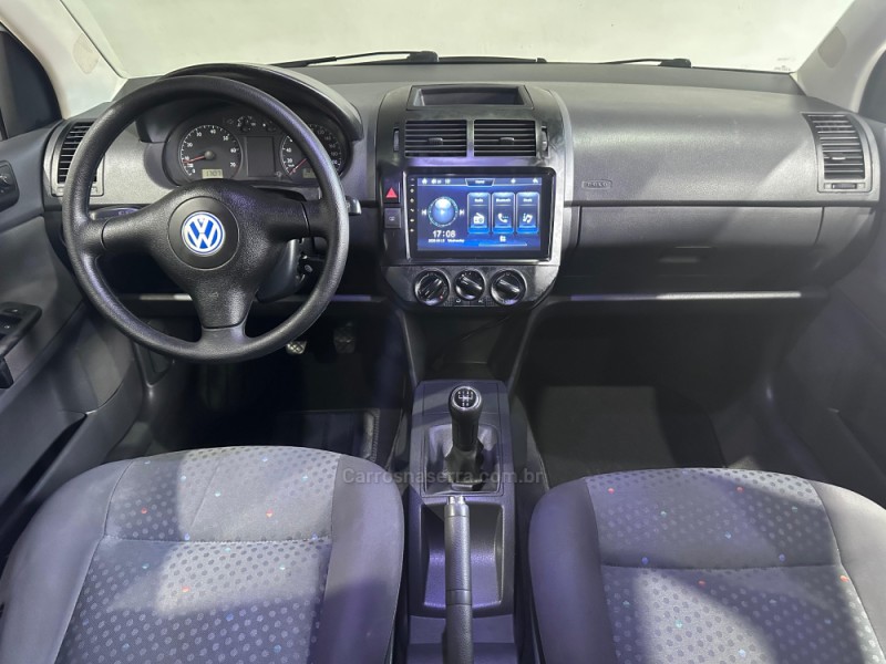 POLO SEDAN 1.6 8V GASOLINA 4P MANUAL - 2003 - NOVO HAMBURGO