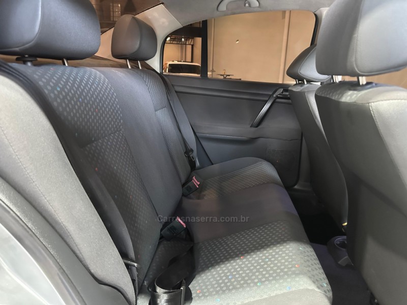 POLO SEDAN 1.6 8V GASOLINA 4P MANUAL - 2003 - NOVO HAMBURGO