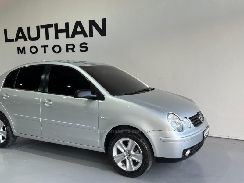 POLO SEDAN 1.6 8V GASOLINA 4P MANUAL - 2003 - NOVO HAMBURGO