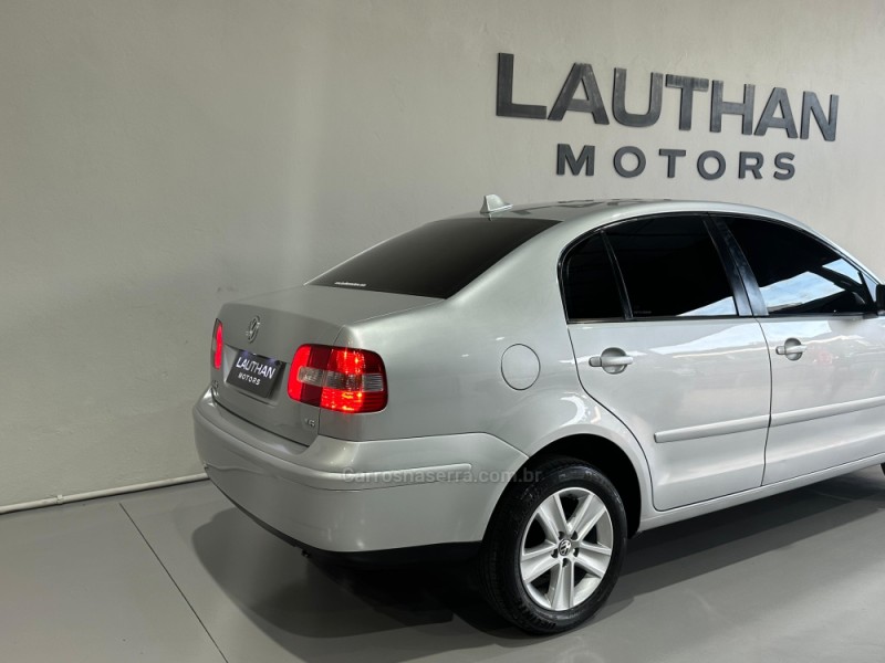 POLO SEDAN 1.6 8V GASOLINA 4P MANUAL - 2003 - NOVO HAMBURGO