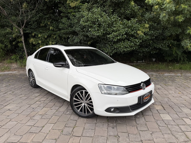 JETTA 2.0 TSI HIGHLINE 200CV GASOLINA 4P TIPTRONIC - 2011 - CAXIAS DO SUL