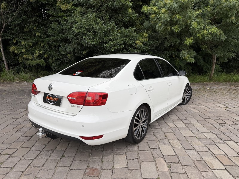 JETTA 2.0 TSI HIGHLINE 200CV GASOLINA 4P TIPTRONIC - 2011 - CAXIAS DO SUL