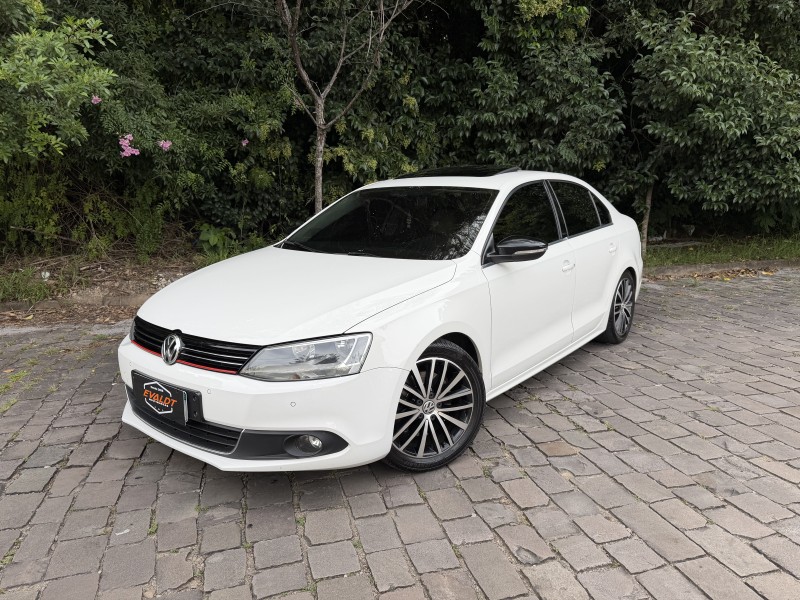 jetta 2.0 tsi highline 200cv gasolina 4p tiptronic 2011 caxias do sul