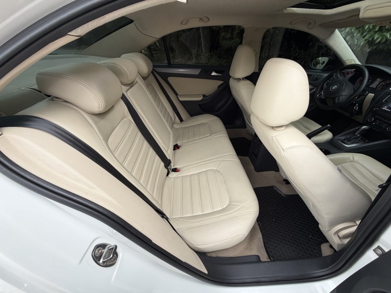 JETTA 2.0 TSI HIGHLINE 200CV GASOLINA 4P TIPTRONIC - 2011 - CAXIAS DO SUL