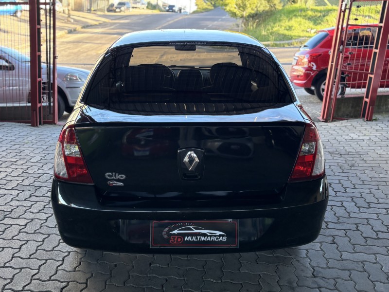 CLIO 1.0 EGEUS SEDAN 16V FLEX 4P MANUAL - 2006 - CAXIAS DO SUL
