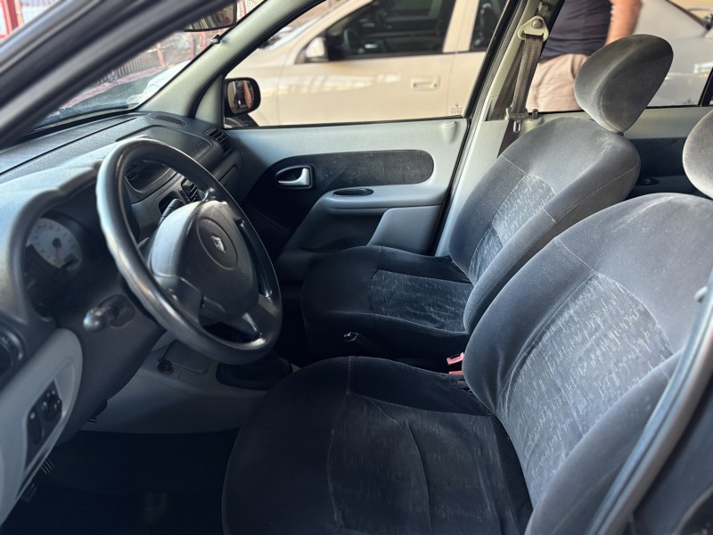 CLIO 1.0 EGEUS SEDAN 16V FLEX 4P MANUAL - 2006 - CAXIAS DO SUL