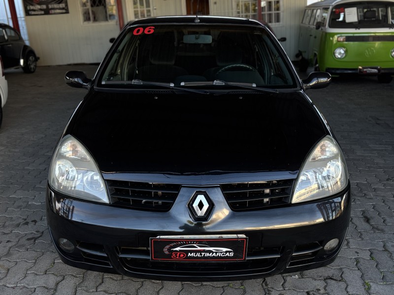 CLIO 1.0 EGEUS SEDAN 16V FLEX 4P MANUAL - 2006 - CAXIAS DO SUL