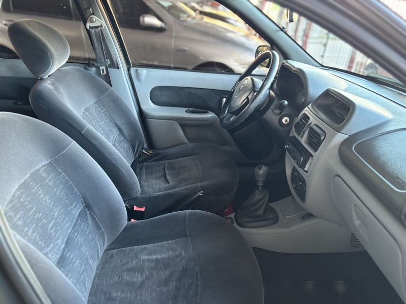 CLIO 1.0 EGEUS SEDAN 16V FLEX 4P MANUAL - 2006 - CAXIAS DO SUL