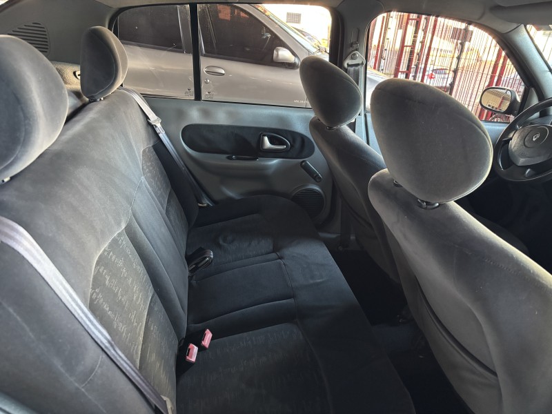 CLIO 1.0 EGEUS SEDAN 16V FLEX 4P MANUAL - 2006 - CAXIAS DO SUL