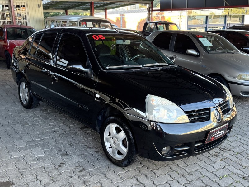 CLIO 1.0 EGEUS SEDAN 16V FLEX 4P MANUAL - 2006 - CAXIAS DO SUL