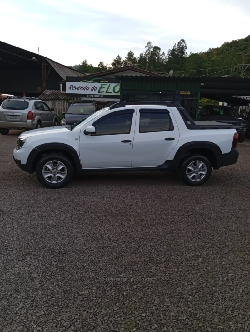 OROCH 1.6 16V EXPRESS FLEX 4P MANUAL - 2021 - PICADA CAFé