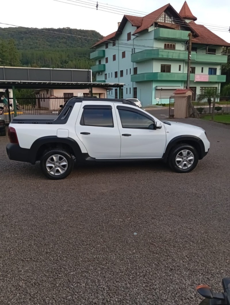 OROCH 1.6 16V EXPRESS FLEX 4P MANUAL - 2021 - PICADA CAFé