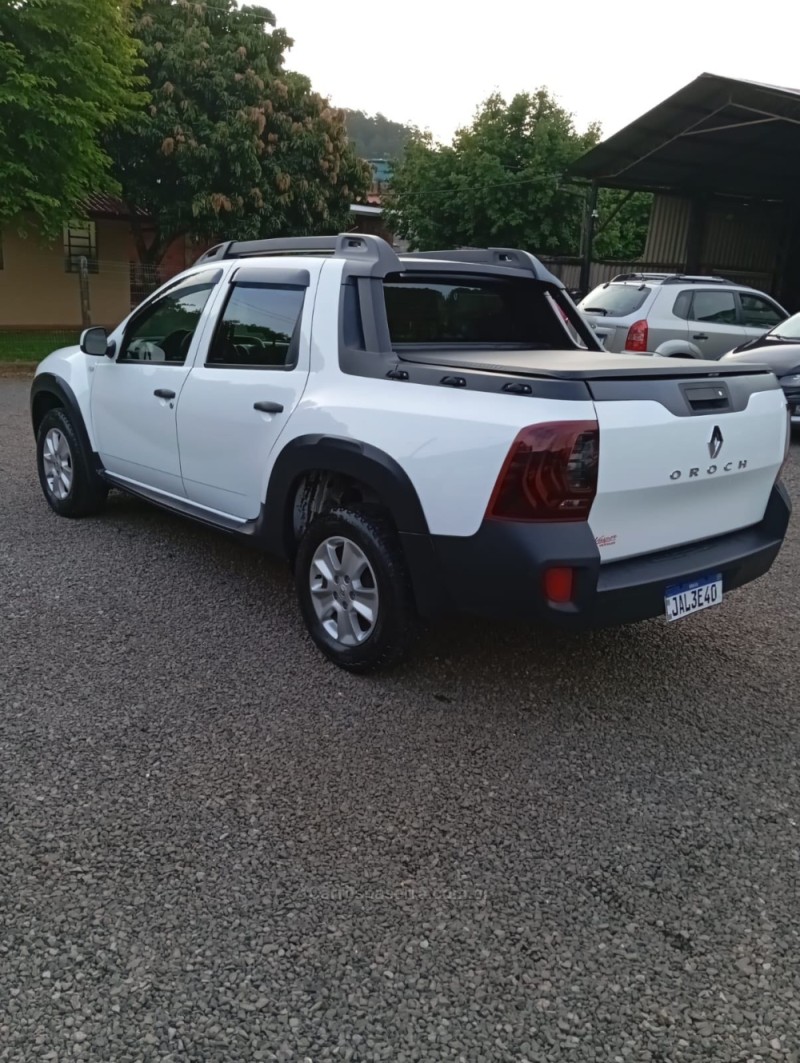 OROCH 1.6 16V EXPRESS FLEX 4P MANUAL - 2021 - PICADA CAFé