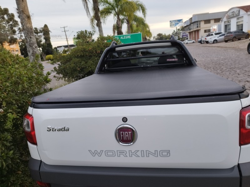 STRADA 1.4 MPI WORKING CS 8V FLEX 2P MANUAL - 2016 - VERANóPOLIS