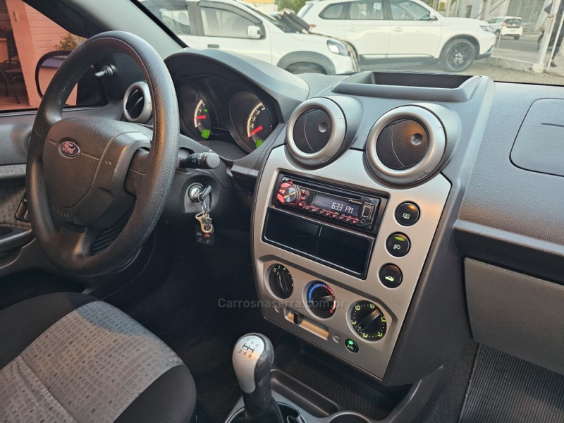 FIESTA 1.6 MPI SEDAN 8V FLEX 4P MANUAL - 2013 - CAMPO BOM