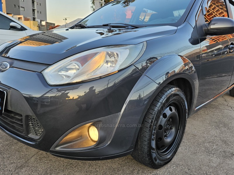 FIESTA 1.6 MPI SEDAN 8V FLEX 4P MANUAL - 2013 - CAMPO BOM
