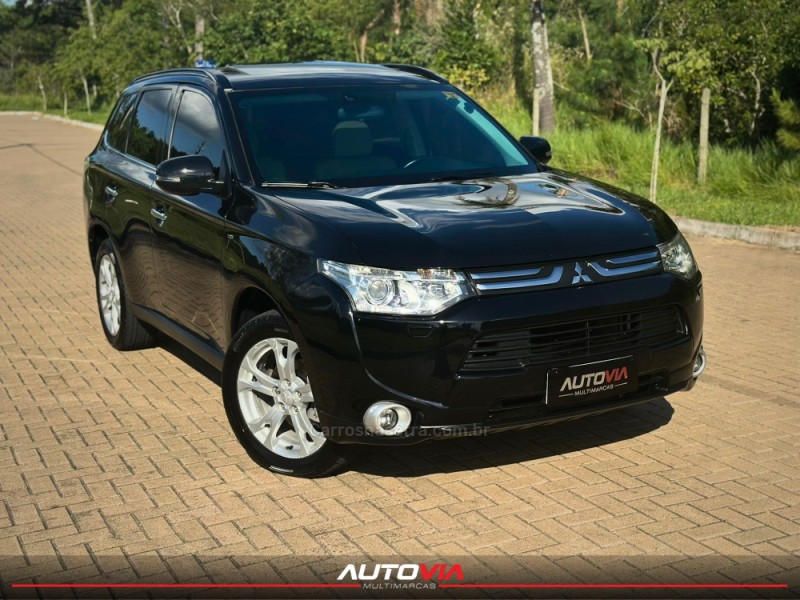 outlander 3.0 gt 4x4 v6 24v gasolina 4p automatico 2014 sapiranga