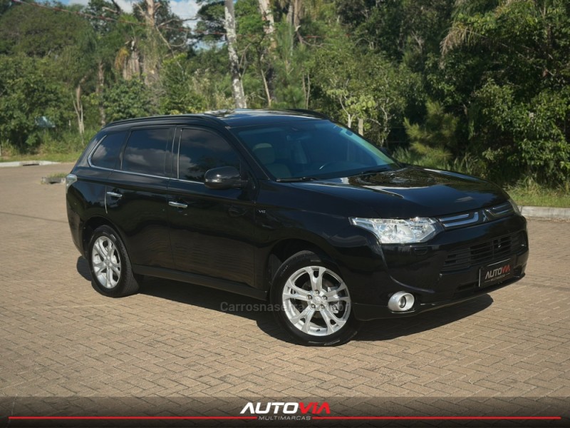 OUTLANDER 3.0 GT 4X4 V6 24V GASOLINA 4P AUTOMÁTICO - 2014 - SAPIRANGA