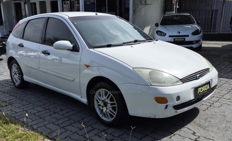 FOCUS 1.8 16V GASOLINA 4P MANUAL - 2001 - CAXIAS DO SUL