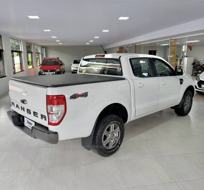 RANGER 2.2 XLS 4X4 CD 16V DIESEL 4P AUTOMÁTICO - 2022 - VILA FLORES