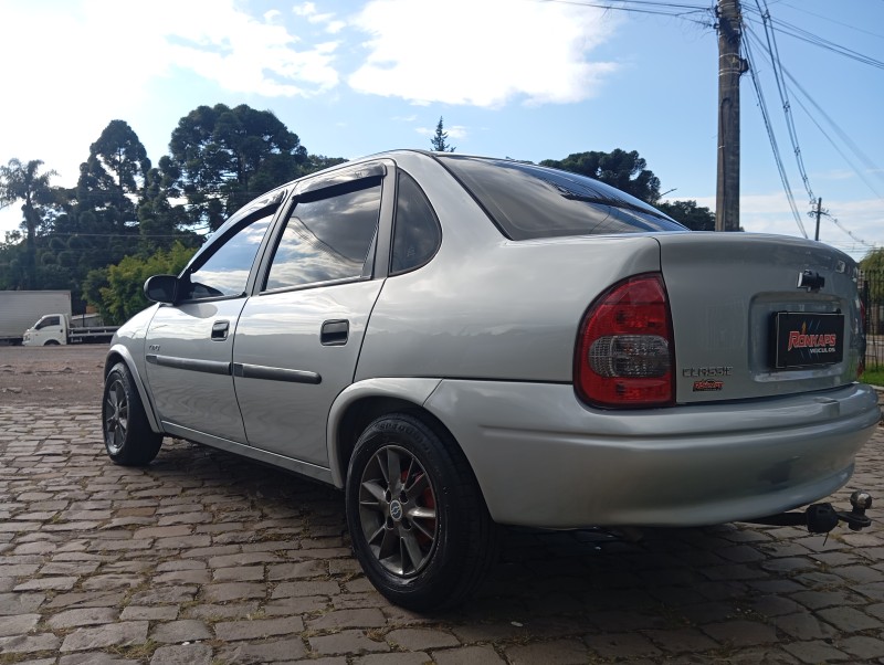 CORSA 1.0 MPFI CLASSIC SEDAN LIFE 8V FLEX 4P MANUAL - 2009 - CAXIAS DO SUL