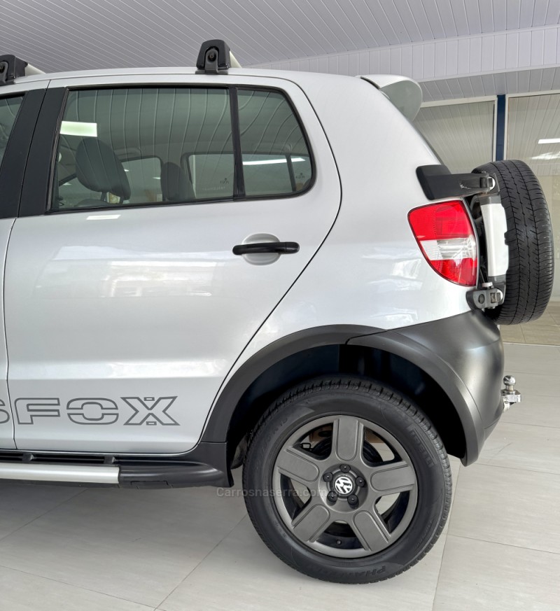 CROSSFOX 1.6 MI FLEX 8V 4P MANUAL - 2006 - VILA FLORES