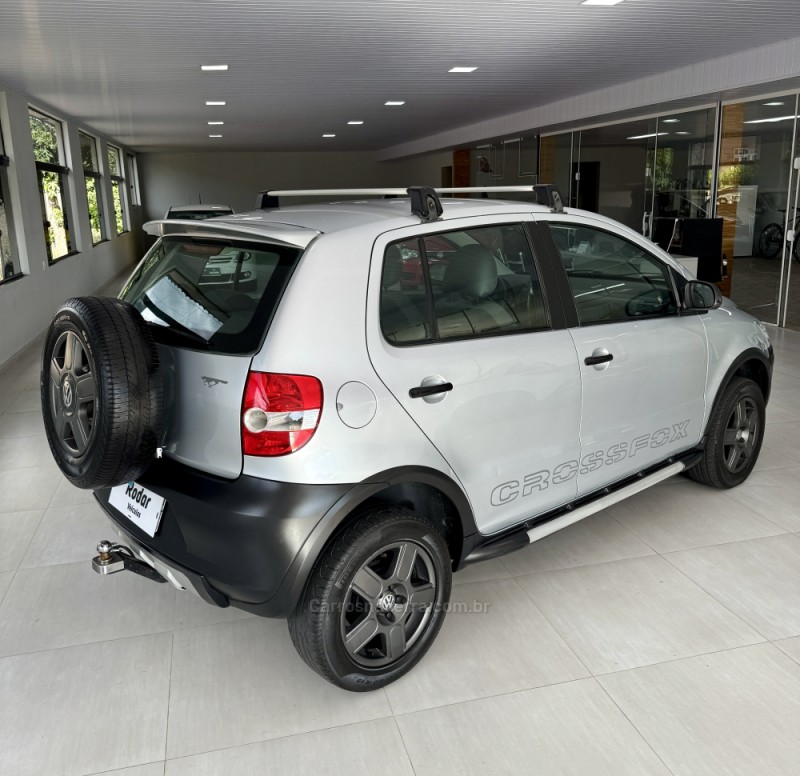 CROSSFOX 1.6 MI FLEX 8V 4P MANUAL - 2006 - VILA FLORES