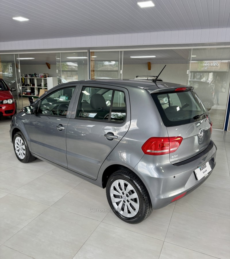 FOX 1.0 MPI TRENDLINE 12V FLEX 4P MANUAL - 2017 - VILA FLORES