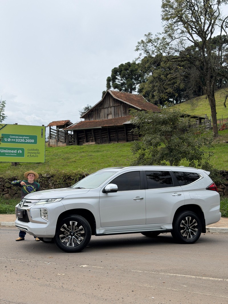 PAJERO SPORT 2.4 HPE 4X4 DIESEL 4P AUTOMÁTICA - 2021 - ANTôNIO PRADO