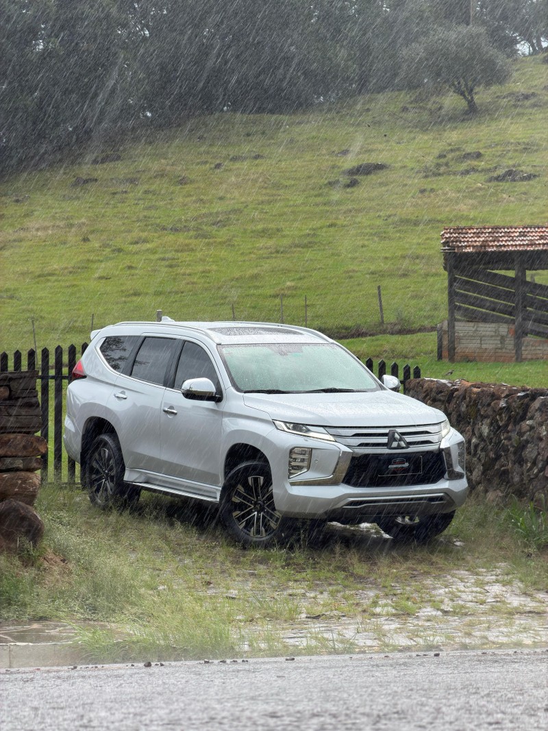 PAJERO SPORT 2.4 HPE 4X4 DIESEL 4P AUTOMÁTICA - 2021 - ANTôNIO PRADO