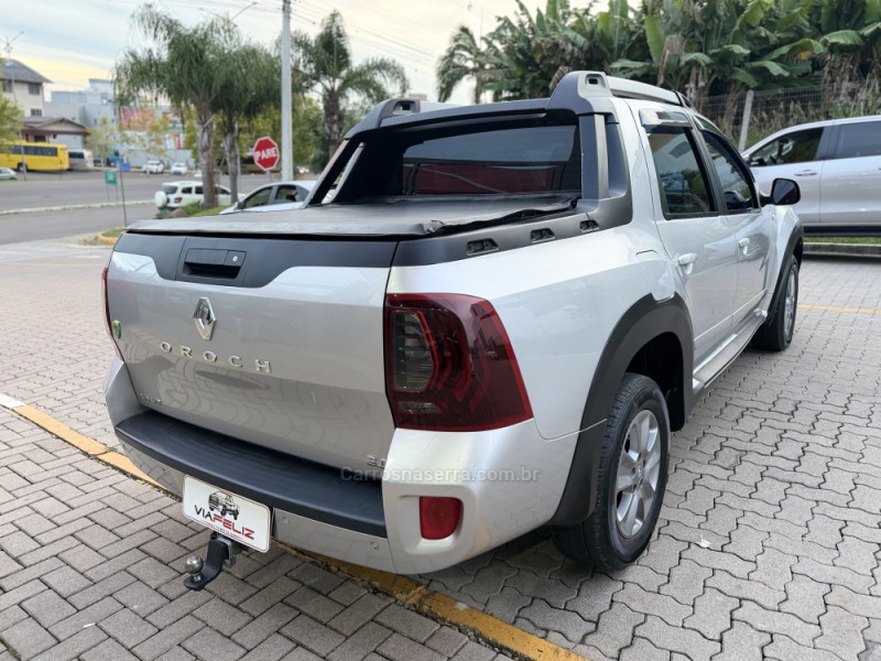 DUSTER OROCH 2.0 16V FLEX DYNAMIQUE 4P MANUAL - 2016 - FELIZ