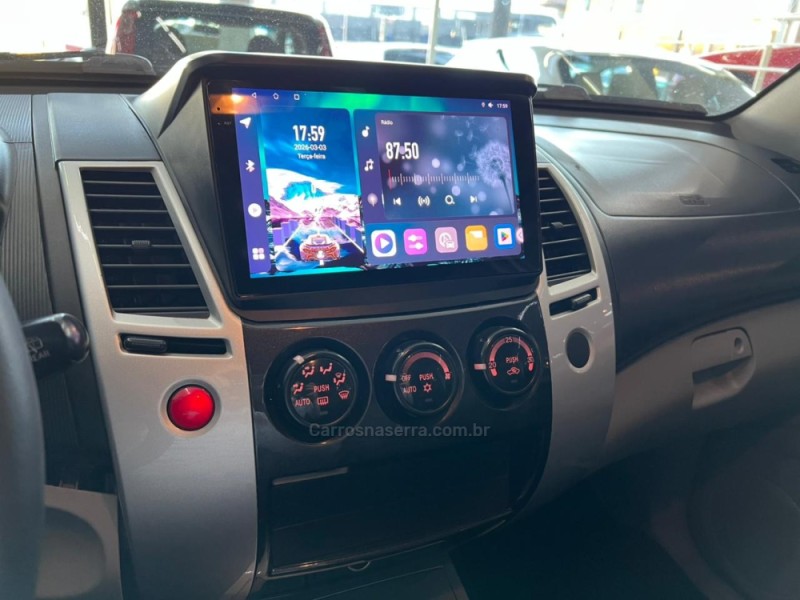 PAJERO DAKAR 3.2 HPE 4X4 7 LUGARES 16V TURBO INTERCOOLER DIESEL 4P AUTOMÁTICO - 2015 - CAXIAS DO SUL