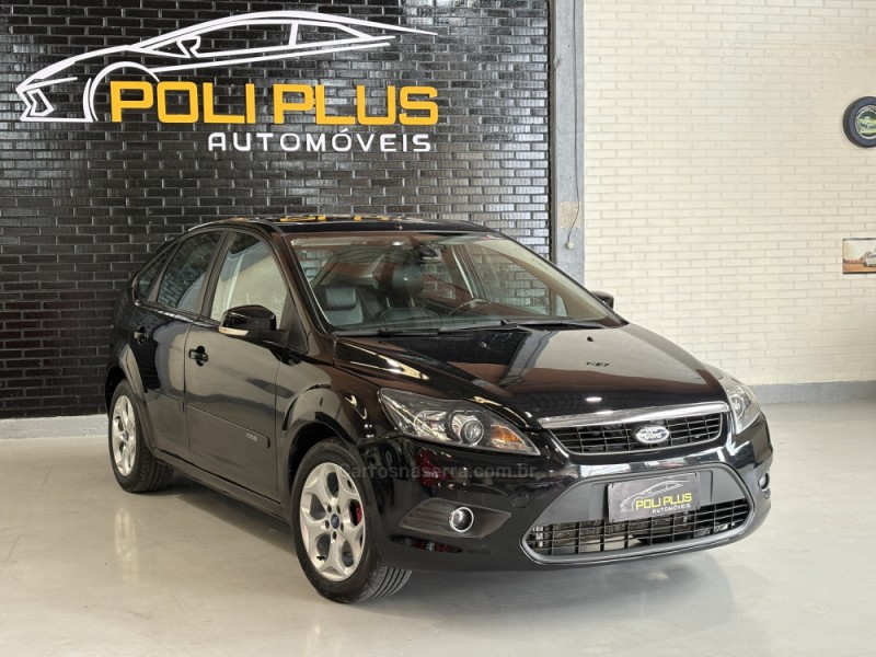 focus 2.0 titanium hatch 16v flex 4p manual 2013 caxias do sul