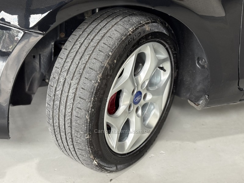 FOCUS 2.0 TITANIUM HATCH 16V FLEX 4P MANUAL - 2013 - CAXIAS DO SUL